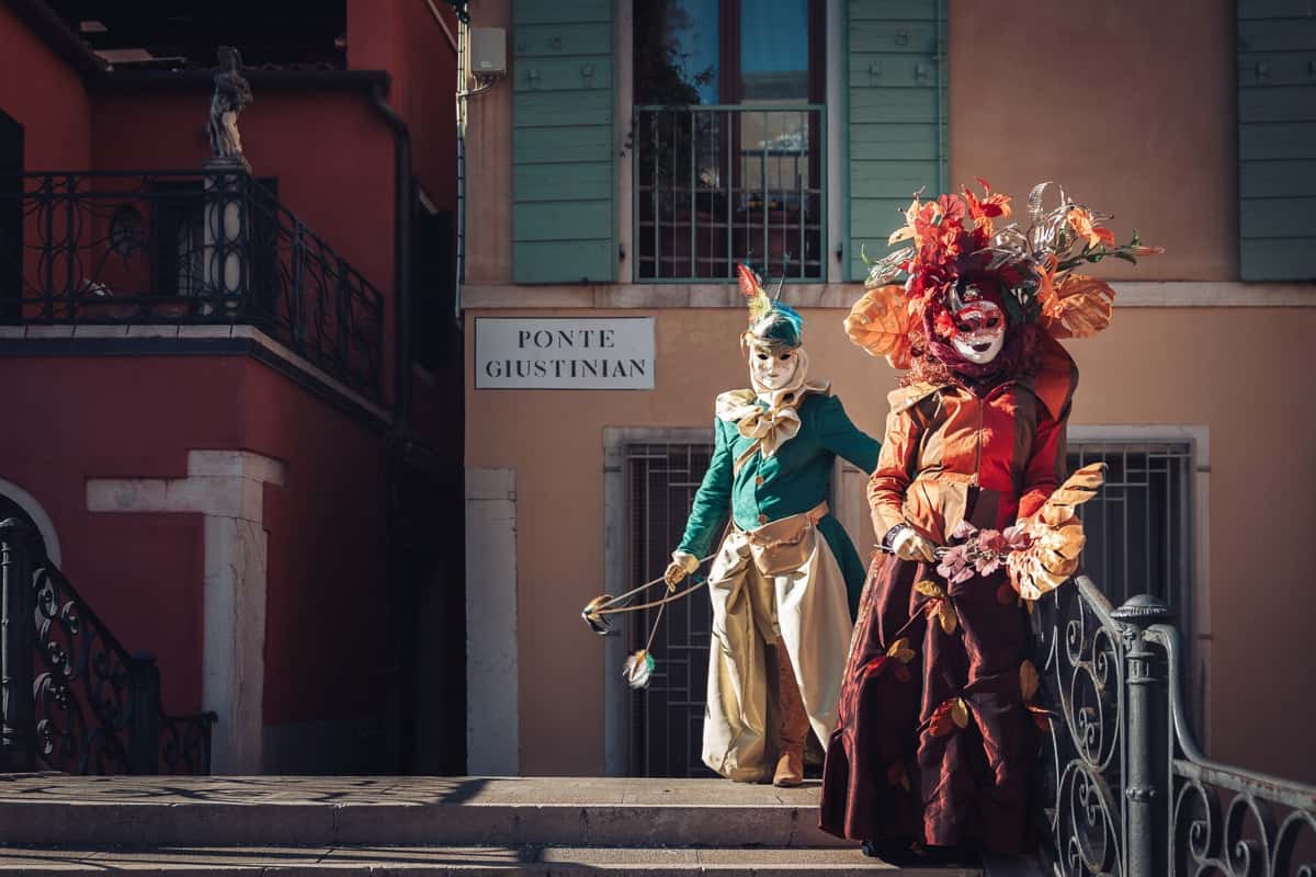 Sur Les Marches - Venise Photo Edition Limitée – Image 2