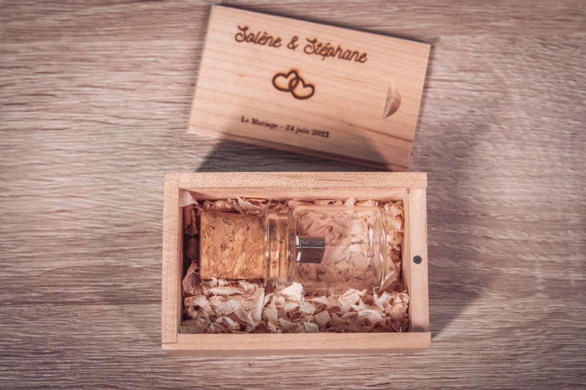 Clé USB Personnalisée en Coffret Bois - Souvenirs intemporels de votre événement – Image 2